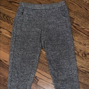 Gray cropped sweatpants/joggers